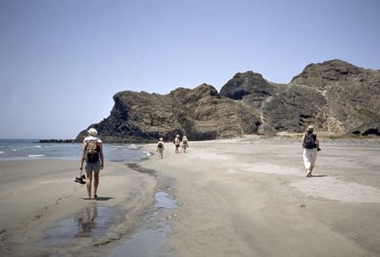 playa de monsul parque natural cabo de gata