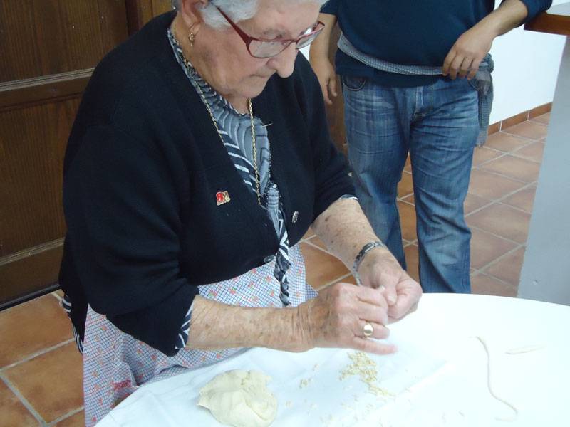 Señora de la Isleta del Moro en Cabo de Gata