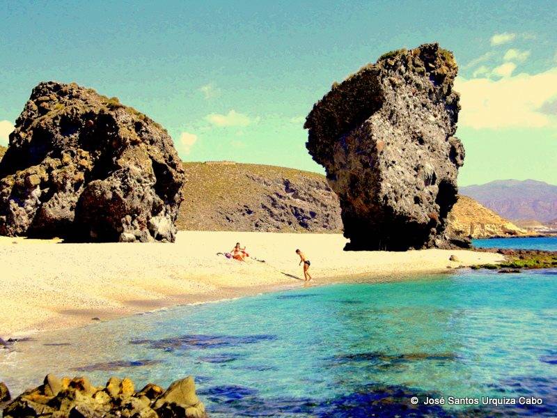 Playa de los Muertos Carboneras