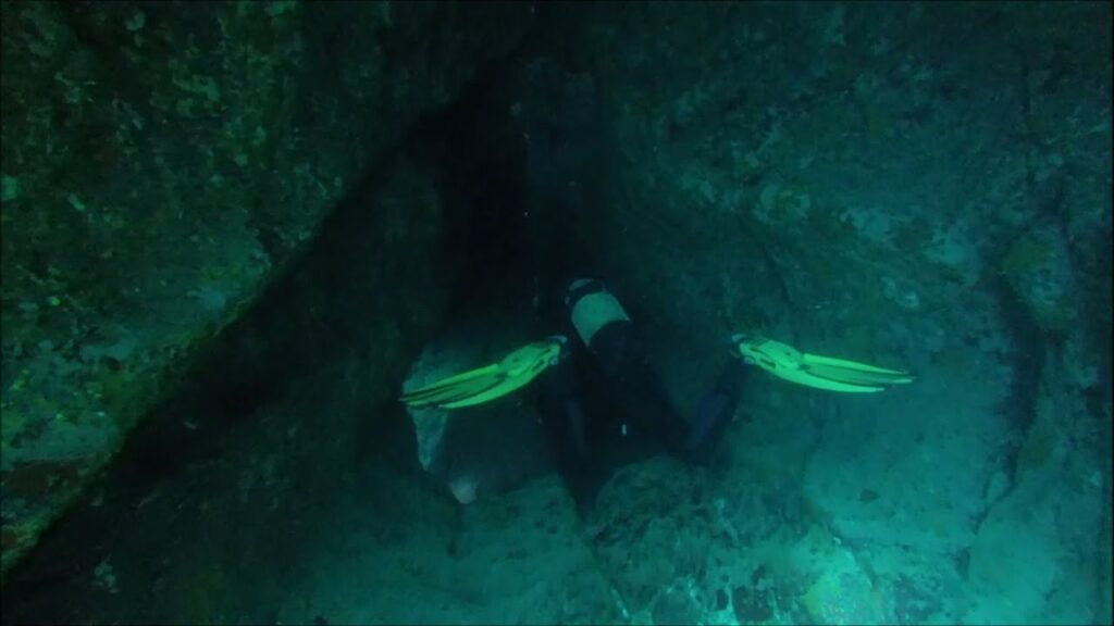 La Cueva del Frio Inmersión en Cabo de Gata